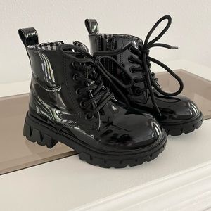 Black Patent Lace Up Toddler Boots. Size 26 (9.5). Excellent used condition.